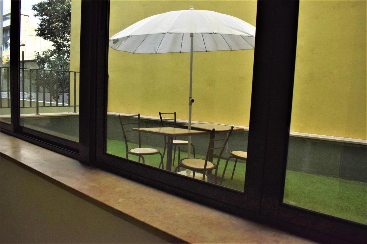 Universo Romantico Lisbona Esterno foto